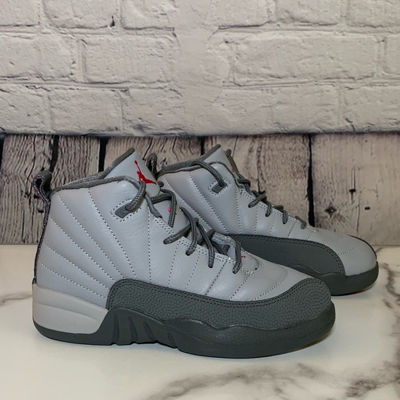 Girl’s Jordan Retro 12 Sz 13 - Picture 1 of 5